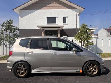 Honda Jazz i-DSI in Bukit Beruntung, SGR