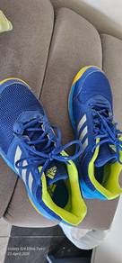 Skechers dan adidas badminton