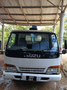 2011 Isuzu NPR66 Wooden Cargo Crane Lori Kargo