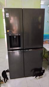 Peti sejuk side by side 635L