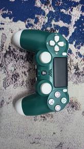 PS4  controller