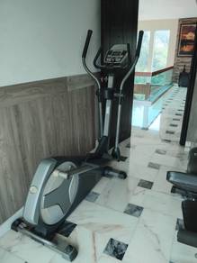 Second HandNordicTrack Elliptical Machine