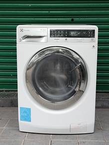 Electrolux 2in1 front load washer with dryer 10/7k
