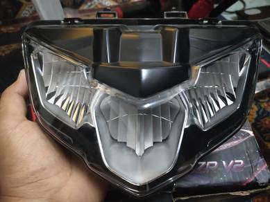 Lampu depan LC V8/Y15 V2