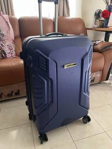 32” PC Hard Shell Luggage (Preloved)