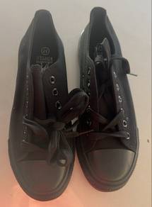 kasut hitam canvas sekolah black shoes