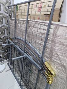 Metal bed frame 