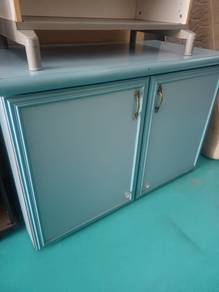 Kabinet 2 Pintu Biru