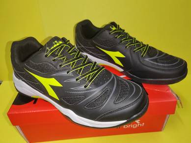 ITEM BARU_Kasut Sukan Badminton DIADORA size 10uk