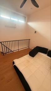 Room in Lunas, KDH