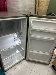 peti sejuk 147L utk dijual