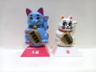 Maneki-neko (Japanese lucky cat) Figurines 2 pcs