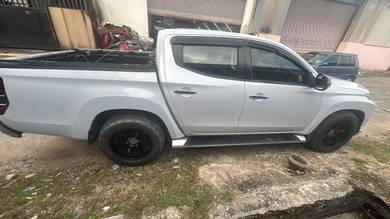 Mitsubishi Triton VGT PREMIUM in Kuantan, PHG