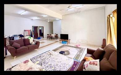 Townhouse Condo For Sale in Embun Residence