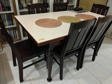 Meja makan 6 kerusi
