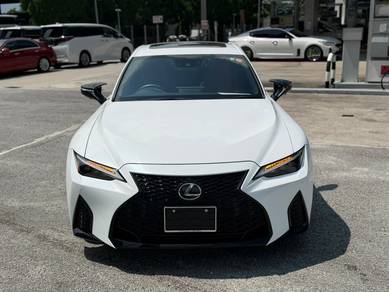 Lexus IS 300 F SPORT MODE BLACK in Johor Bahru, JHR