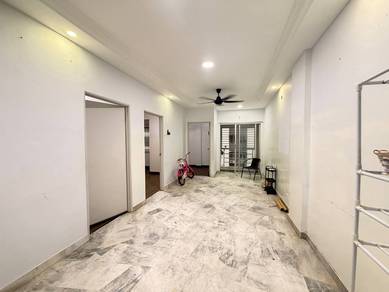 Condominium For Sale in Teratai Mewah Condominium