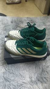 kasut futsal