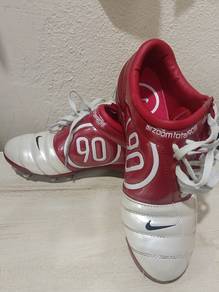Nike T90