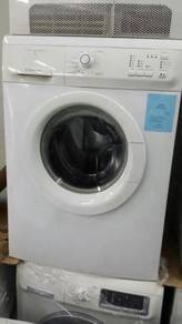 Front Electrolux Auto Washing Machine 7kg Mesin