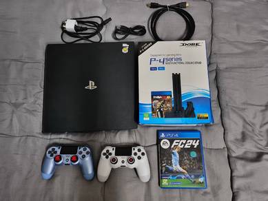 Sony PS4 Console set for sale 