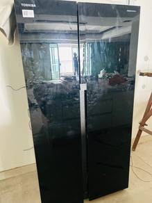 Toshiba side-by-side inverter refrigerator
