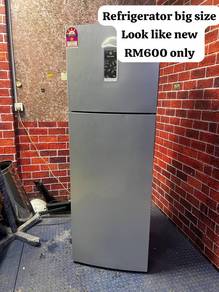 Refrigerator big size Look like new