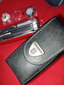 Vintage Victorinox Swiss Champ Traveller Set