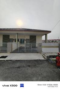 Cluster House For Sale in Sitiawan,PRK