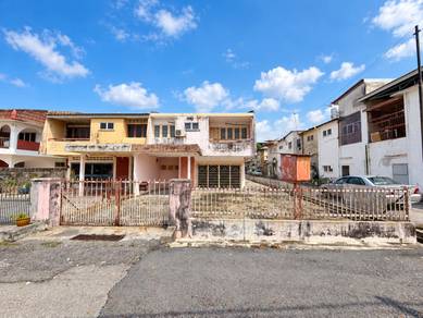 Semi-Detached House For Sale in Teluk Intan,PRK