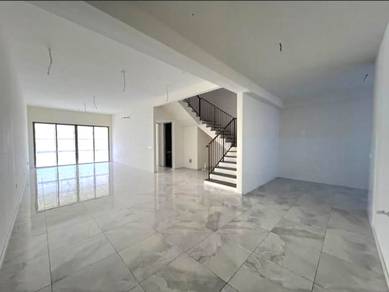 Twin Villas For Sale in Seri Kembangan,SGR