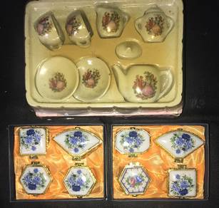 3 MINIATURE TEAPOT,CUP & CONTAINER PORCELAIN Set