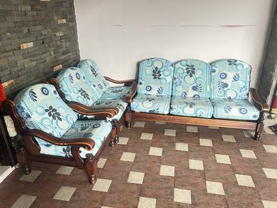 Wood Sofa 3+2+1 (12 Yrs Old)
