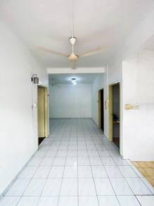 Apartment For Sale in Beverly Hills 1