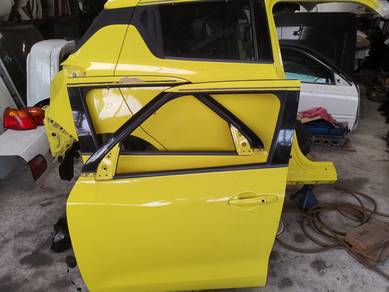 SUZUKI SWIFT ZC33S DOOR SET PINTU SET Japan