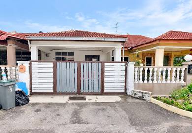 1-storey Terraced House For Sale in Cheng,MLK