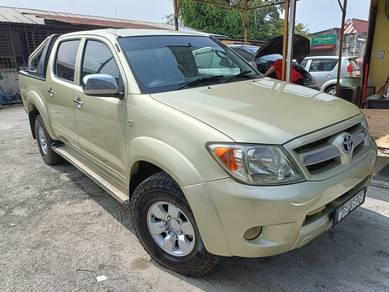 Toyota Hilux G in Puchong, SGR