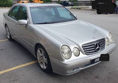 Mercedes Benz E240 240 AVANTGARDE (CBU) in Damansara Heights, KUL