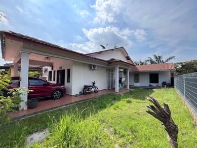 Semi-Detached House For Sale in Bukit Rambai,MLK