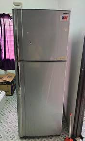Peti Ais 2 Pintu Toshiba