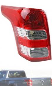 lampu belakang Mitsubishi triton