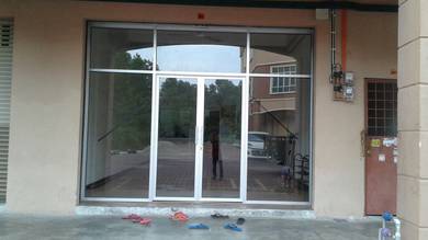 Dinding Kaca Gelas Tebal (Frame)
