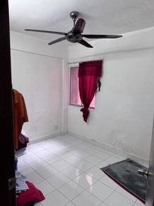 Room in Desa Petaling, KUL