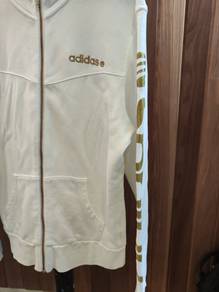 Authentic Adidas hoodie in tip top condition. Grab