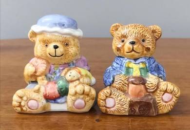 Vintage KFC salt pepper shakers lada garam
