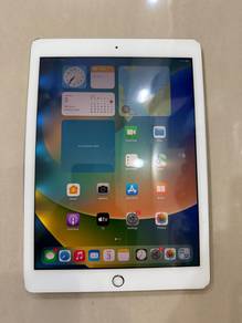 Semi Faulty IPad 5th Gen 128GB