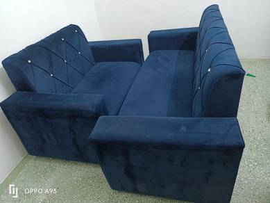 sofa dan meja makan