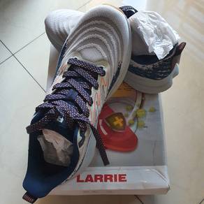 LARRIE Sports Shoes - NEW ITEM