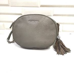 MICHAEL KORS Ginny Crossbody Pebbled Leather Oval