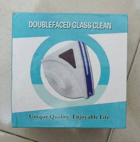 Magnetic window cleaner